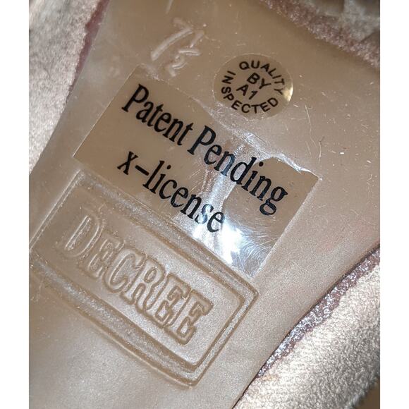 Decree Women's Beige Vegan Suede Ankle Boots Side Zip Size 7.5 M 3.25" Heels - Picture 8 of 12